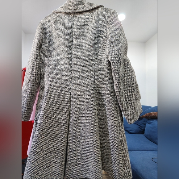 Coat - Picture 8 of 9